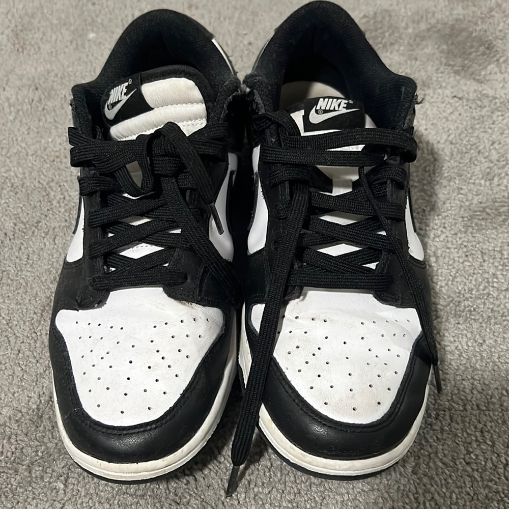 black and white nike dunks